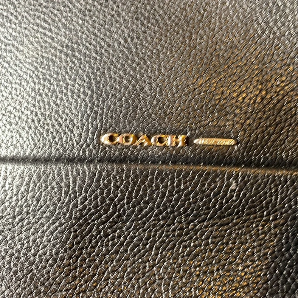 Beautiful COACH purse - Picture 2 of 10